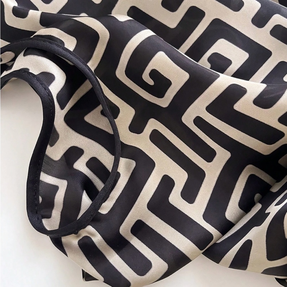 🆕 Silky Geo Print Shawl Scarf - Picture 3 of 5